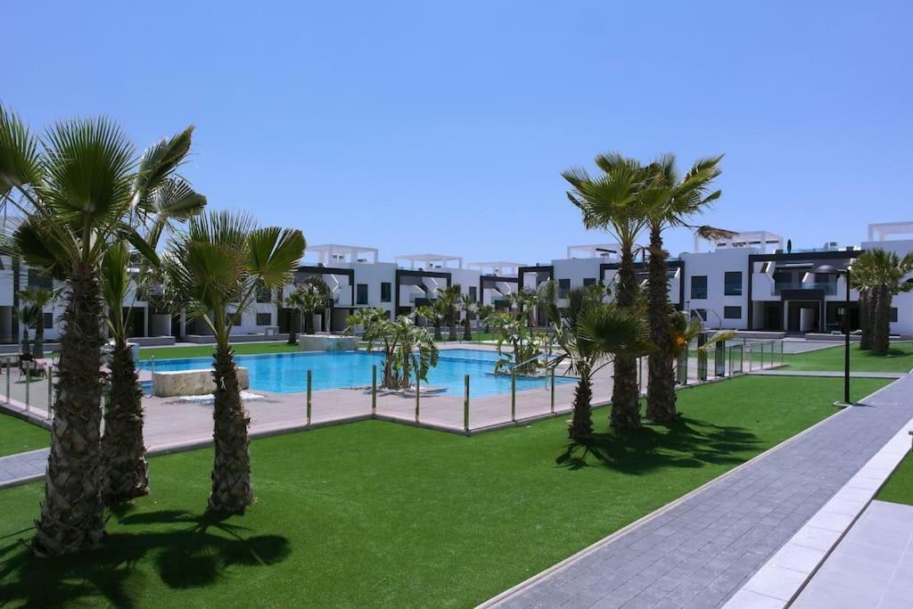 Апартаменти Oasis Beach IX Puntaprima Торрев'єха Екстер'єр фото
